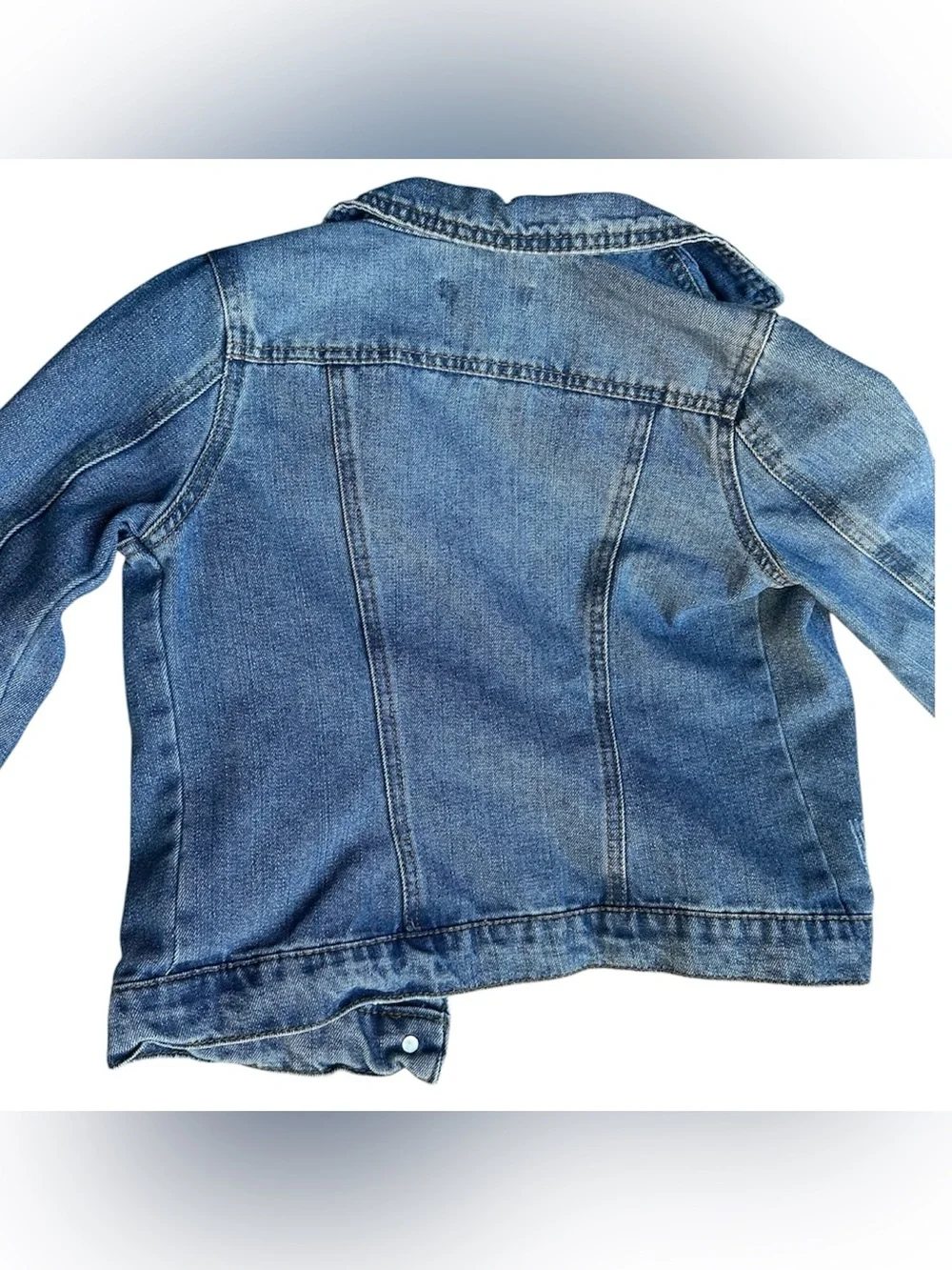 Tommy Bahama Size 8 Girls distressed medium blue denim jean jacket